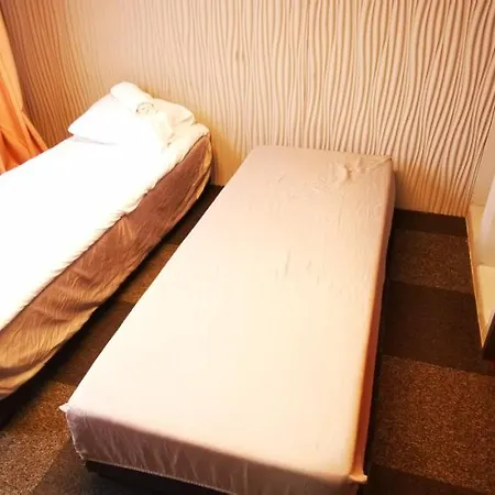 Warszawa-ursus 酒店 4*